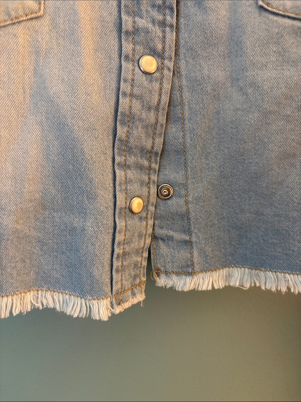 Wrangler Light Blue Fringed Cropped Denim Jacket - Picture 4 of 5